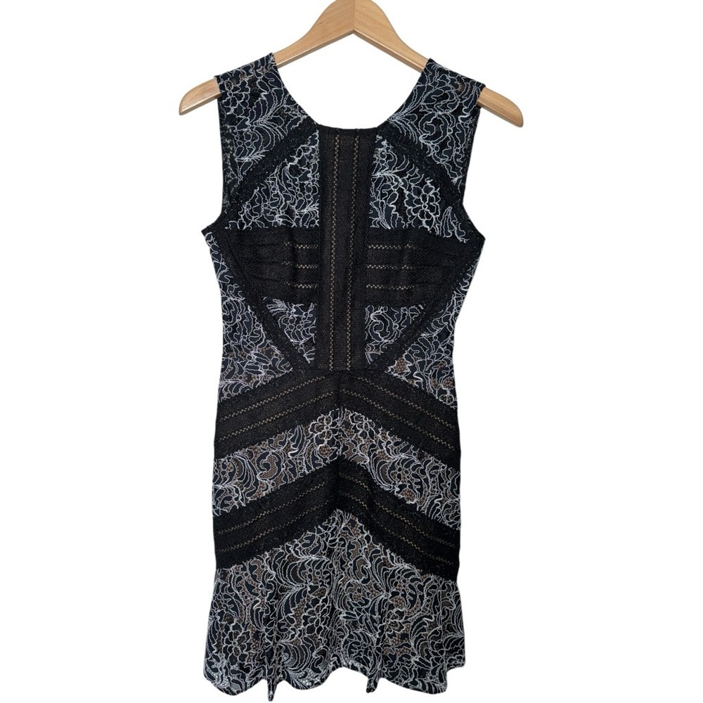 BCBGMAXAZRIA Tasha Cocktail Dress in Black & White Lace Sleeveless Mini Small 4 - Picture 4 of 8